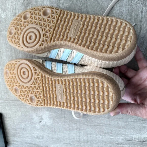 Adidas Samba Sneakers in Blue/Sand NWT - Picture 5 of 7